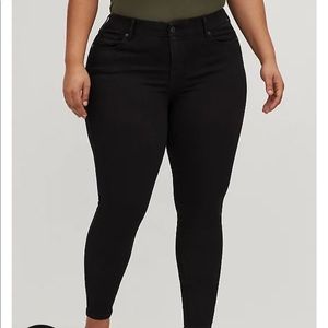 Torrid bombshell skinny premium stretch size 18 XT (extra long)